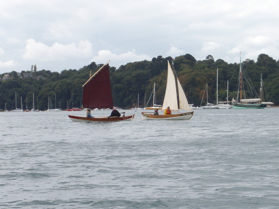 Skerry 33 et Anouket. Sur Anouket, c'est Hubert l'équipier, et Ludo le barreur, bien sur. 