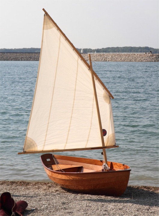 Mais Philippe a déjà presque fini son Doris 12, et je ne suis pas certain qu'il ait besoin de deux bateaux... 