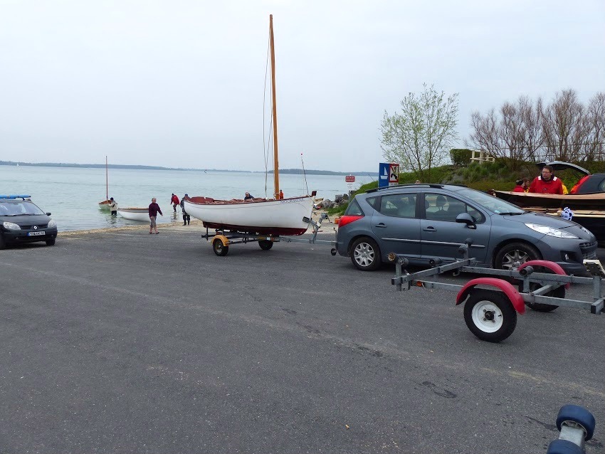 Retour à la cale du Mesnil-St-Père pour sortir les bateaux, ici "Piejo". 