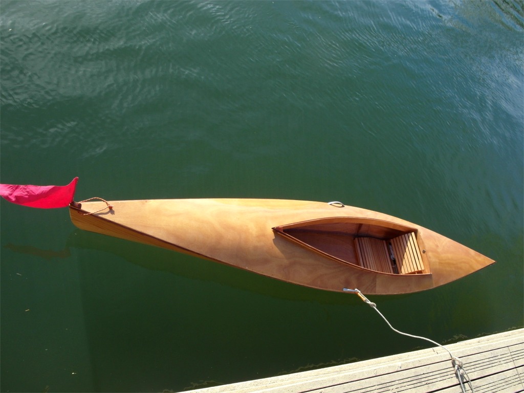 Pierrick &eacute;crit "J'ai inaugur&eacute; aujourd'hui mon Mill Creek en traversant le bras de Seine, puis travers&eacute; l'ile en face avec mon kayak sur l'&eacute;paule, puis navigu&eacute; dans l'autre bras de Seine, c'est le programme que je m'&eacute;tais fix&eacute;, et c'est impeccable."&nbsp;