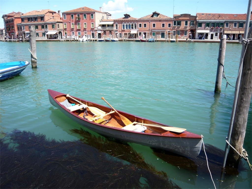 Et Jean-Yves a particip&eacute; cette ann&eacute;e &agrave; la Vogalonga avec son Sassafras 16 et deux complices. On le voit traverser l'&eacute;cran &agrave; 13 secondes dans le petit film que voici : https://www.youtube.com/watch?v=pwCM2gWIF_U