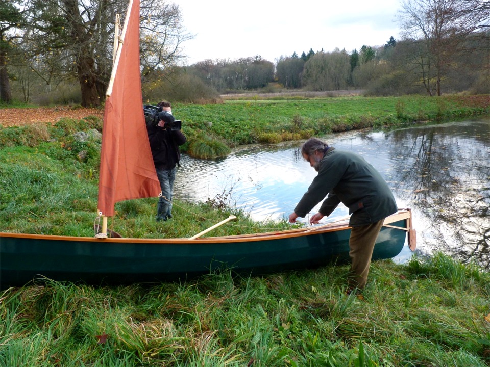 Charles-Edouard a réalisé seul tout le gréement et l'équipement "voile" d'Urpekoa à partir d'une voile au tiers d'annexe. 