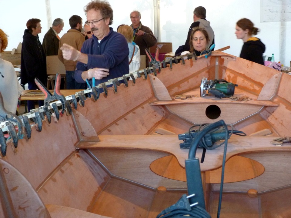 Il faudra que je rachète des presses, car nous avons été obligés de nous rationner afin de tenir les quatre listons. 