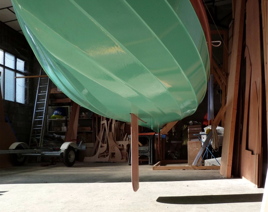 J'ai aussi mesur&eacute; de nouveau son tirant d'eau : 0.85 m d&eacute;rive basse (et 0.22 m d&eacute;rive haute). 