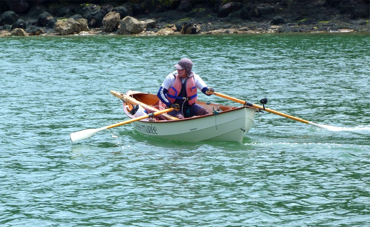 Didier a d&eacute;cid&eacute; de faire le trajet depuis le Sillon des Anglais jusqu'au Passage de Rosno&euml;n &agrave; l'aviron. 