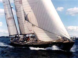 Pen Duick VI