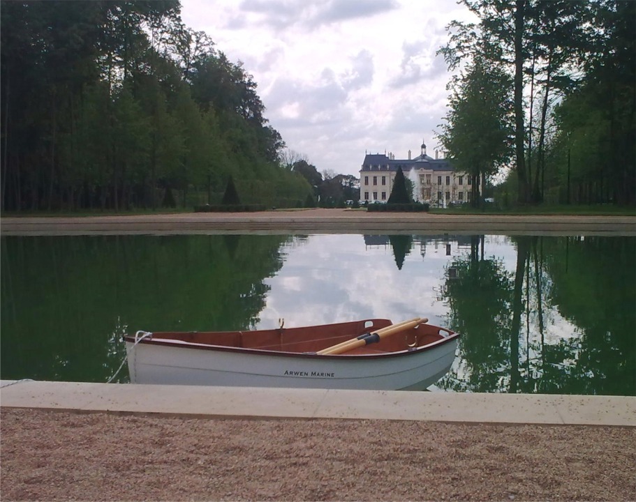 Mon Youyou de d&eacute;monstration a pris la grosse t&ecirc;te : il nous a quitt&eacute;s pour aller naviguer en r&eacute;gion parisienne sur la pi&egrave;ce d'eau d'un chateau... 