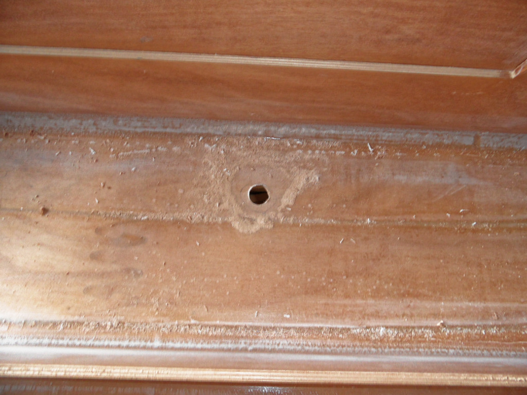 Nous perçons les trous des nables dans les réservoirs de ballast. 