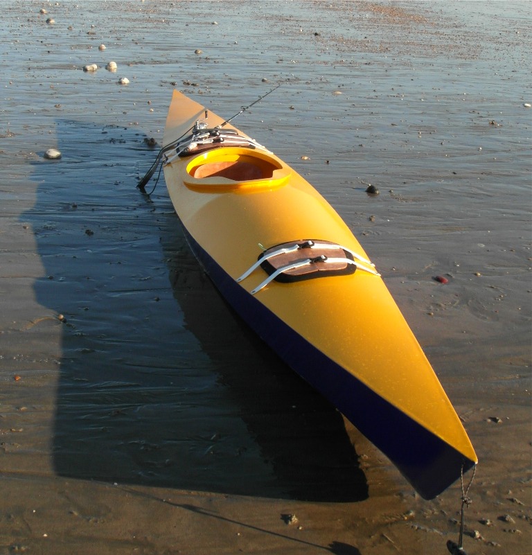 Cette image met en valeur le volume impressionnant de cette coque de 5.18 m de long par 61 cm de large. 