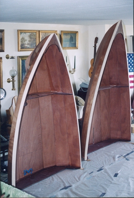 Et voil&agrave; ! On peut &agrave; ce stade d&eacute;cider de mettre des &eacute;tag&egrave;res dans les deux moiti&eacute;s et d'oublier ce projet vou&eacute; &agrave; l'&eacute;chec de battre Jean-David ou Didier lors du prochain Challenge Naviguer L&eacute;ger dans les Pertuis, ou on continue et on d&eacute;cide de s'entra&icirc;ner dur ! 