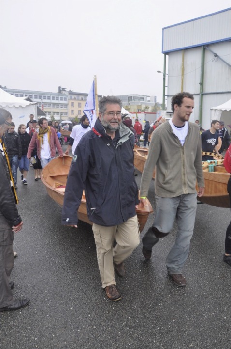 Quoi qu'il en soit, c'était amusant de traverser une bonne partie de la fête sous les regards étonnés des visiteurs... 